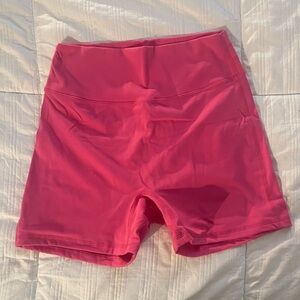Buffbunny Short